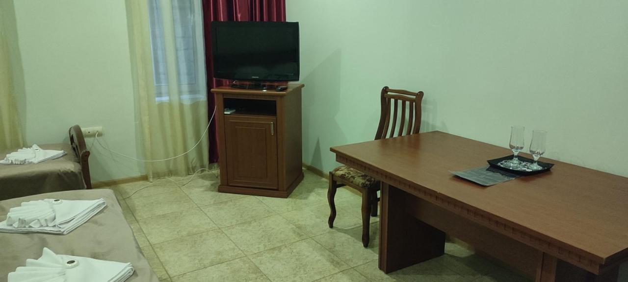 Sweet Home Hotel Meghri Dış mekan fotoğraf