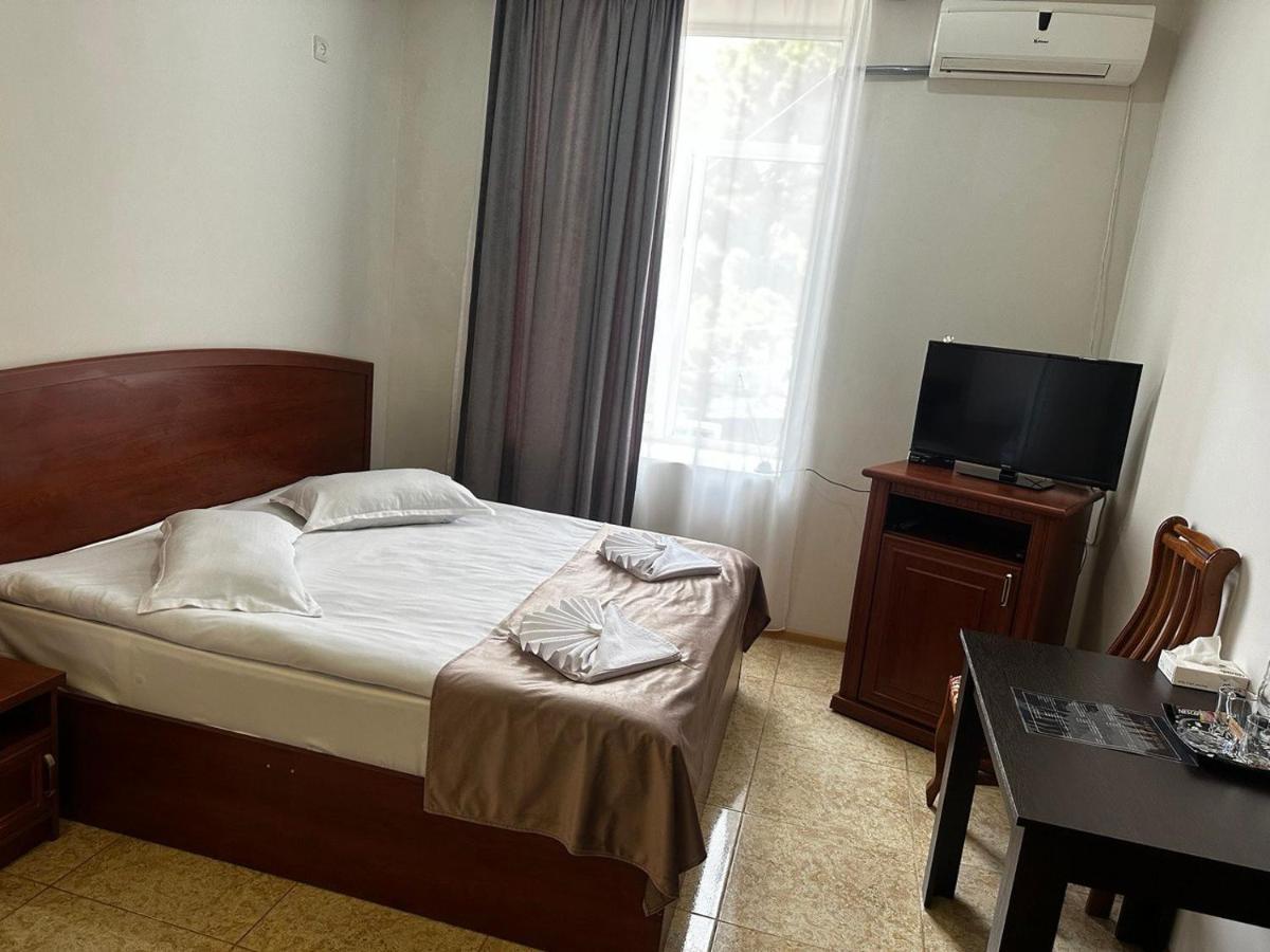 Sweet Home Hotel Meghri Dış mekan fotoğraf